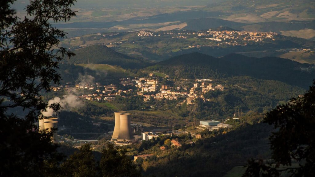 Scientists Find Thousands of Cubic Kilometers of Magma Hiding Beneath Tuscany