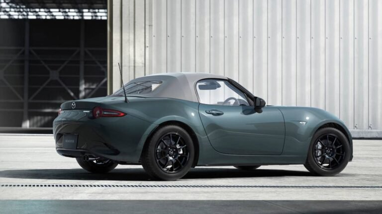 Mazda MX-5 Miata Finally Gets The Green Paint Fans Wanted