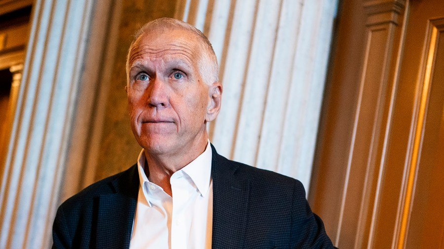 Tillis urges GOP colleagues to hold budget bill over White House ballroom funding