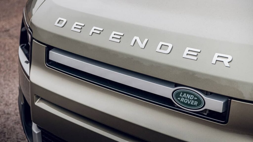 JLR Stops Sale of Land Rover Defender, Discovery, and Range Rover SUVs Over Faulty Airbags