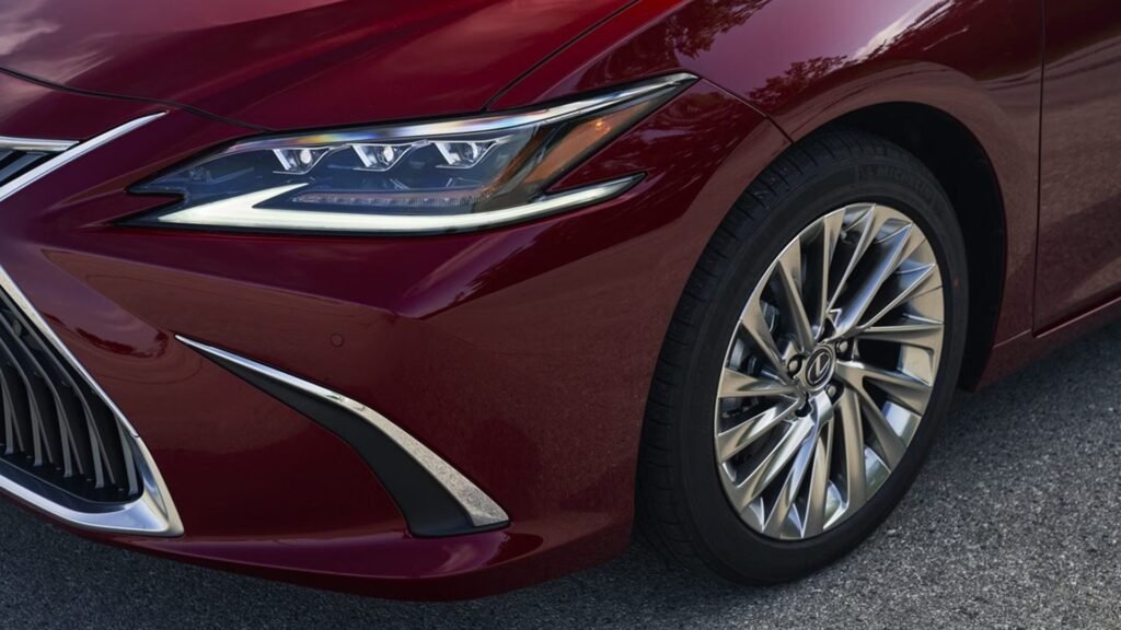The Japanese Luxury Sedan That Left The BMW 3 Series In Its Dust