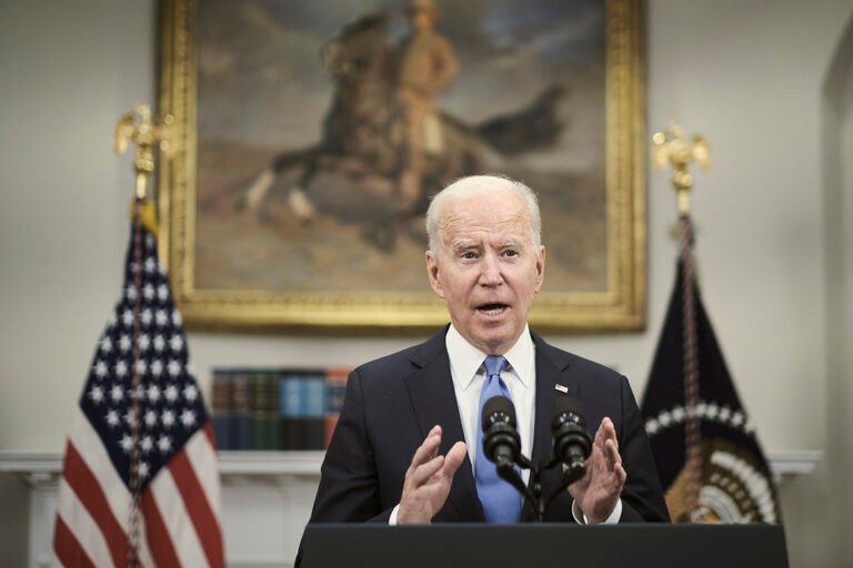 Biden pressed to send clear message on economy as warning signs flash
