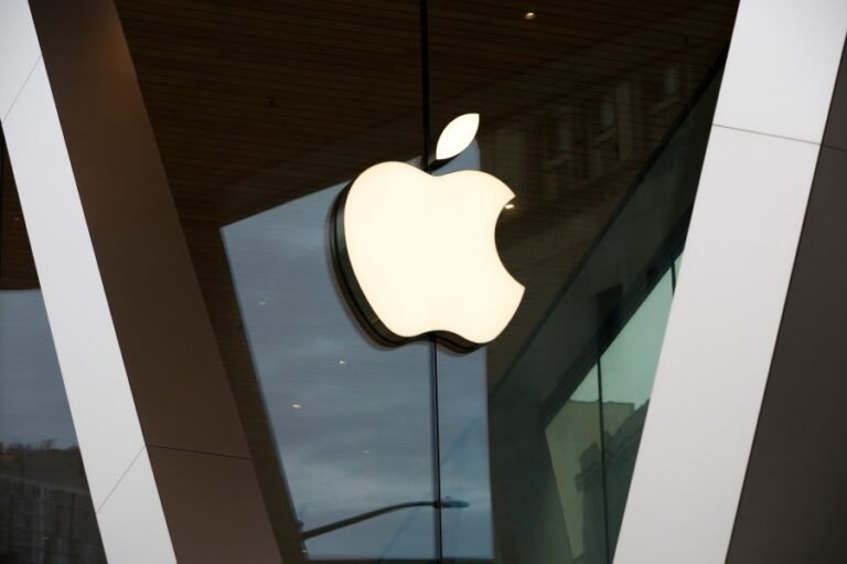 Apple raises prices on Macs and iPads