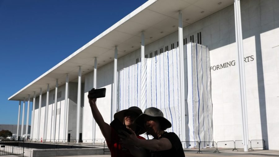 Kennedy Center tarp an 'act of petty defiance': Democrat