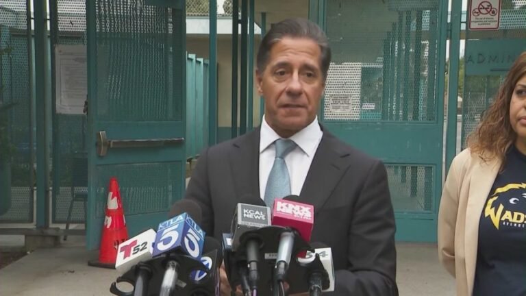 LAUSD superintendent resigns after FBI raids home, district office
