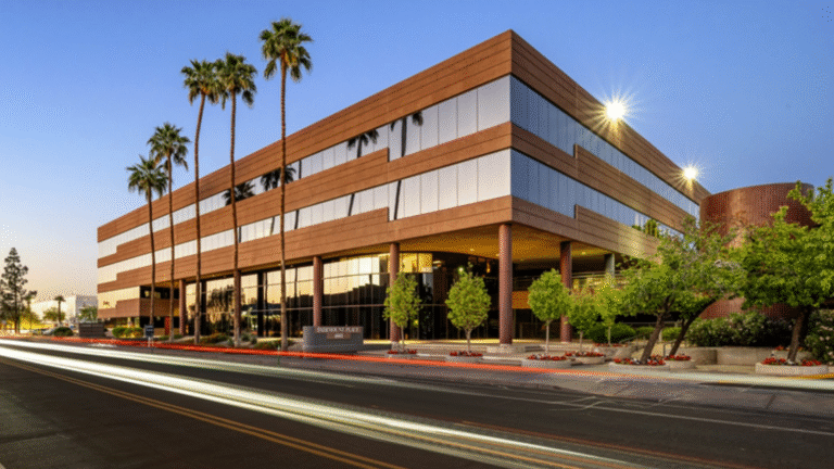 87K-SF Phoenix Office Building Trades in Phoenix
