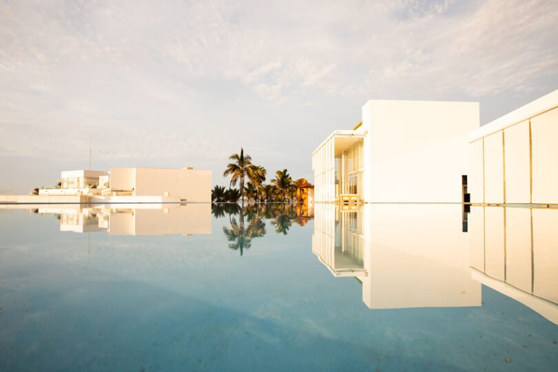 Viceroy Los Cabos Emerges as a Series of Floating Monoliths