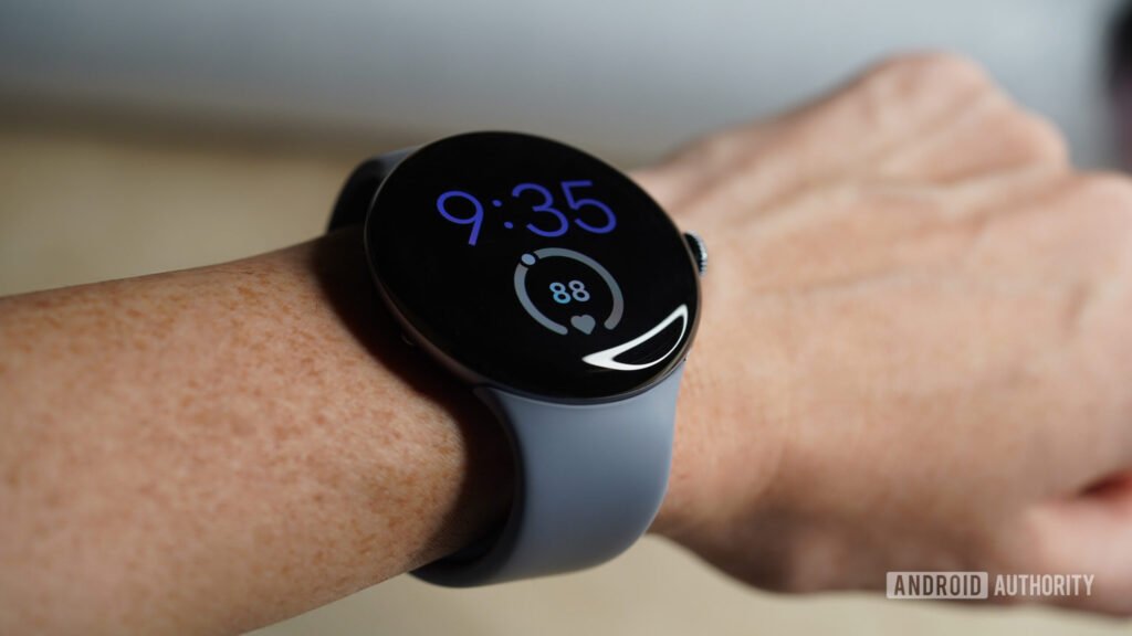 Pixel Watches can now keep your inner circle notified in an emergency