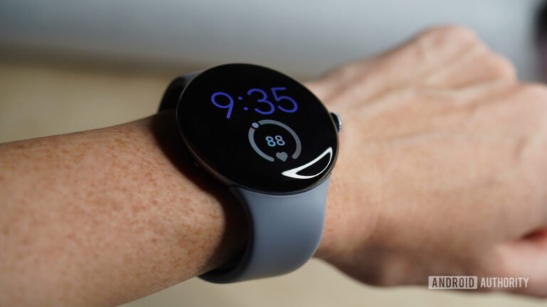 Pixel Watches can now keep your inner circle notified in an emergency