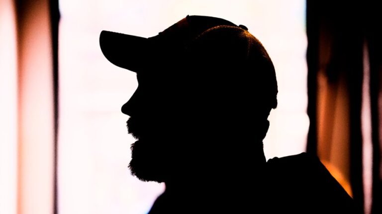 Graham Platner’s troubles grow in Maine, and Democrats are increasingly nervous