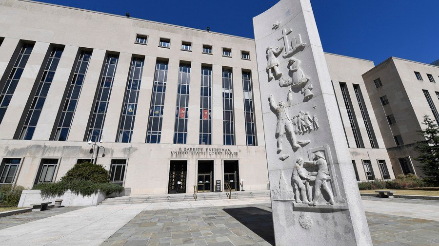 Judge says NPS can't revoke DC protest permit over '86 47' flag