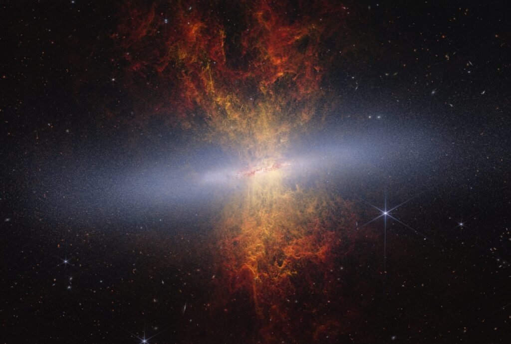 In a New 223-Megapixel Image, NASA Captures 16.5 Million Stars of the Cigar Galaxy