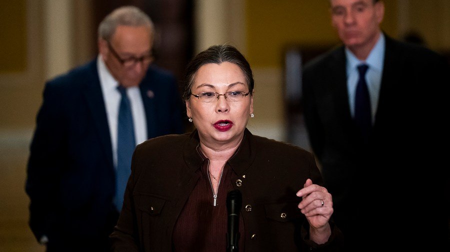 Top Senate Democrat calls on FAA to reject White House arch approval pressure