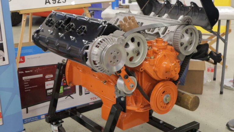 Chrysler's Muscle-Bound DOHC 426 Hemi Never Got To Eat Ford SOHC 427s For Breakfast