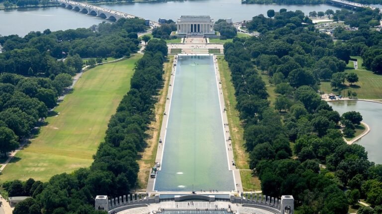 Interior Department adds fencing around Reflecting Pool amid reports of vandalism