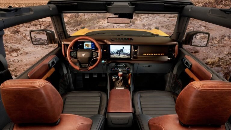 The Last Two SUVs Left In America With A Manual Transmission