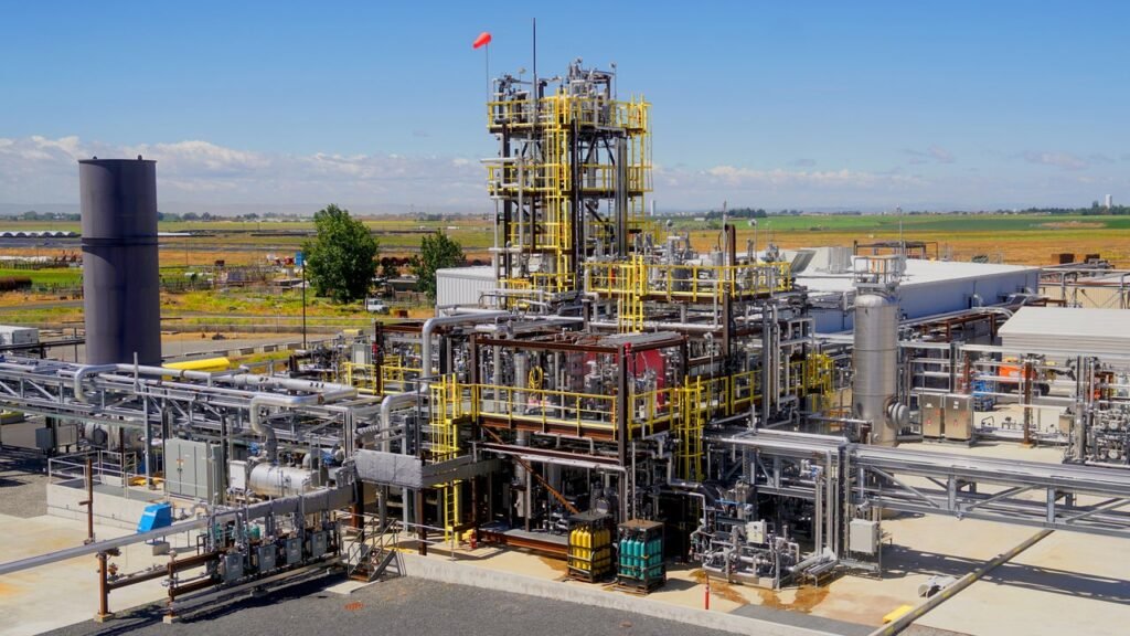 This new factory just commercialized jet fuel made from CO2