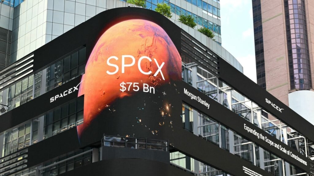 SpaceX is already worth more than Amazon. So why are analysts sounding the alarm?
