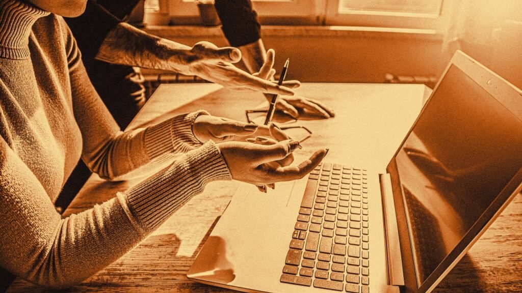 Social psychologist: Return to office is ‘lazy leadership.’ Here’s what actually makes high-performing teams