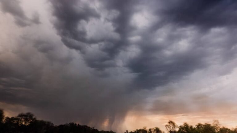 Severe Thunderstorm Warning: 1.5-inch Hail & 90 MPH Tornado Threat Hammer I-90 & I-94 Across 4-States