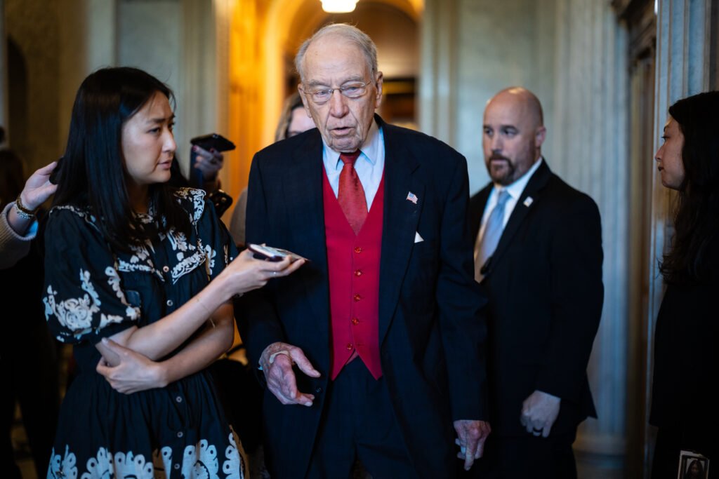 Republicans hope Trump retreats on Pulte to save spy law