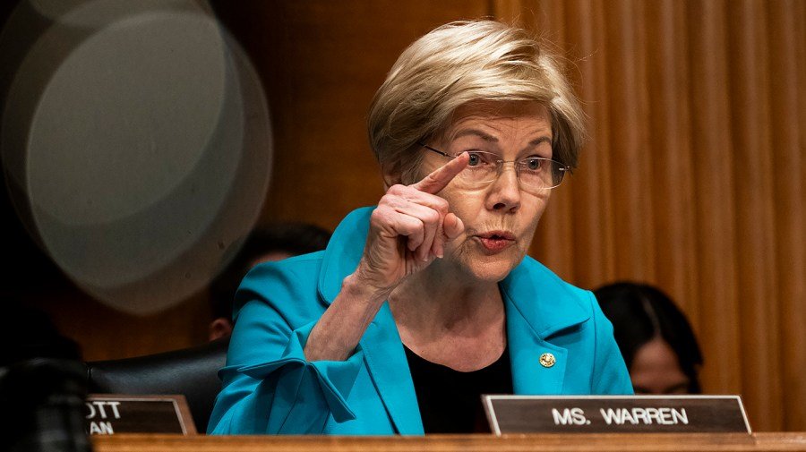 Democratic senators raise alarm over credit reporting errors from student loan servicers