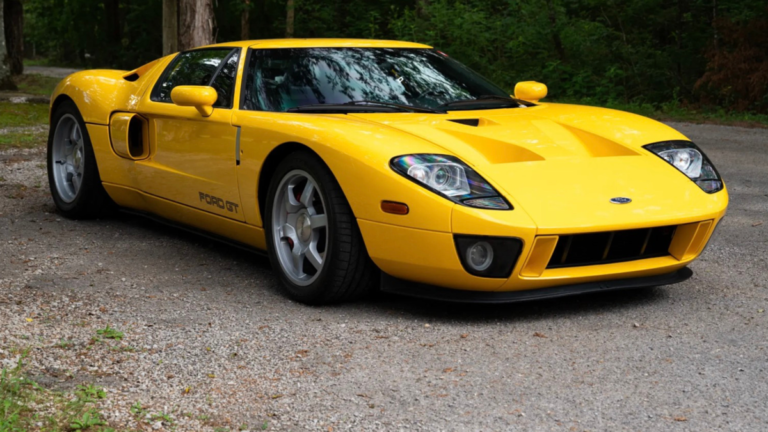 This 2006 Ford GT For Sale Is Rare Because Of What It Doesn’t Have