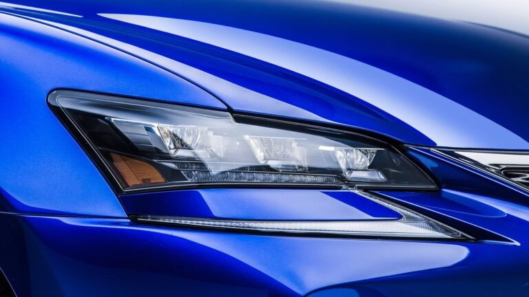 This 10-Year-Old Japanese Sedan's Interior Is Better Than Most New German Rivals