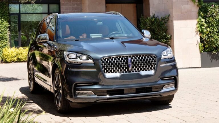 A 2-Year-Old Lincoln Aviator Black Label Now Costs The Same As A New Toyota Highlander