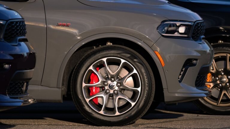 Cheap Hemi Power Is Pushing Ancient Dodge Durango To New Heights