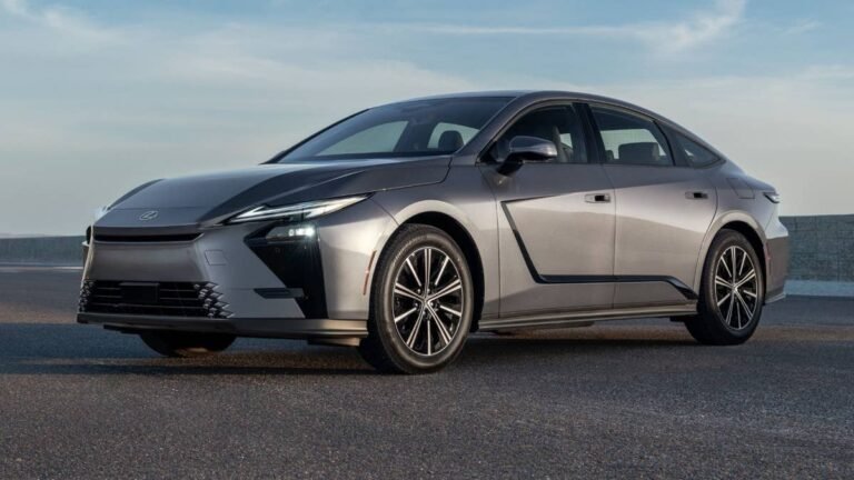 Lexus ES Sales Collapsed 89% While IS Sales More Than Doubled