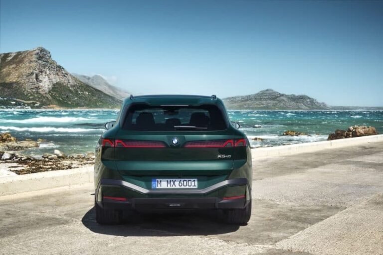 The New BMW X5 Still Has A Rear-Wheel-Drive Version