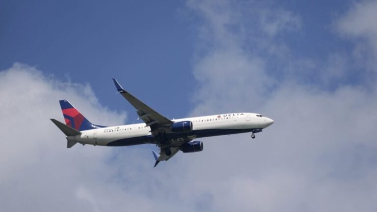 Delta, United ban humanoid and animal robots from flights