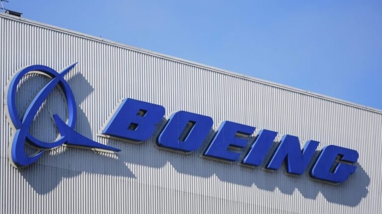 Boeing takes $280 million hit on troubled Air Force One program