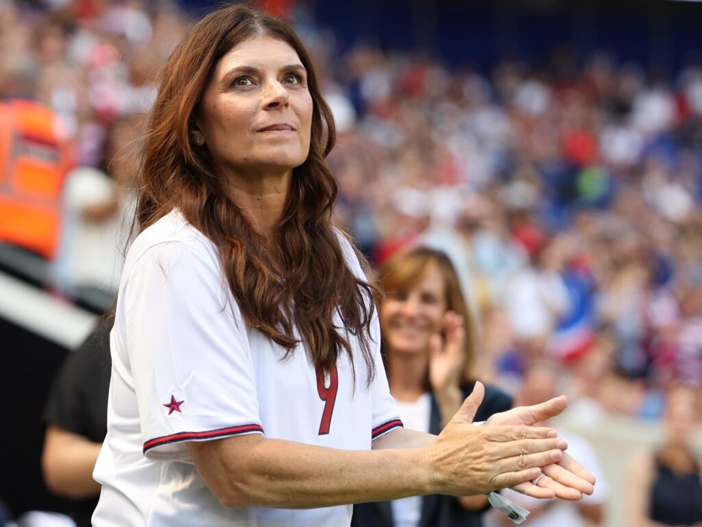 Soccer legend Mia Hamm has a 3-step longevity routine to stay strong and agile in her 50s