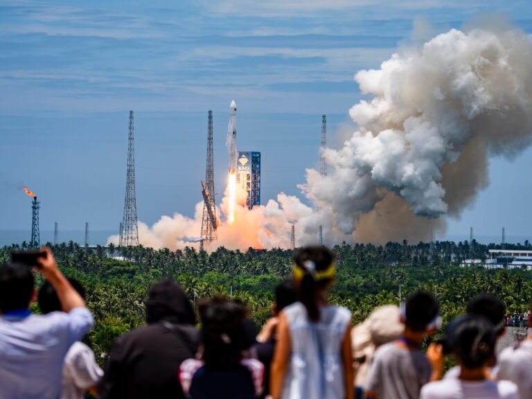 Watch China land a reusable rocket for the first time, a new challenge for Elon Musk's SpaceX