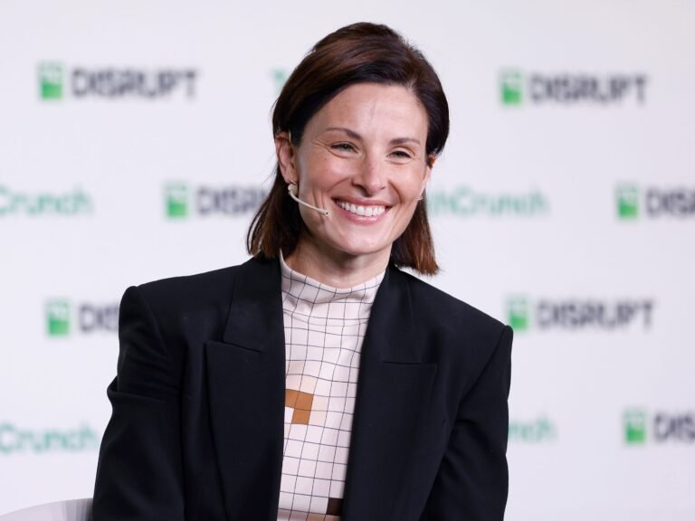 Netflix's top product exec says all employees should have an 'aspiration for AI fluency'