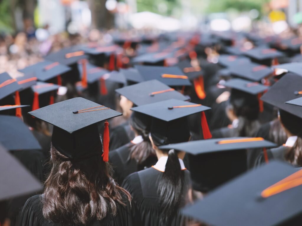Student-loan borrowers who received the wrong monthly repayment amount are being told to reapply