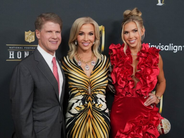 Meet the Hunt family, the billionaires behind the Kansas City Chiefs and one of America's richest dynasties
