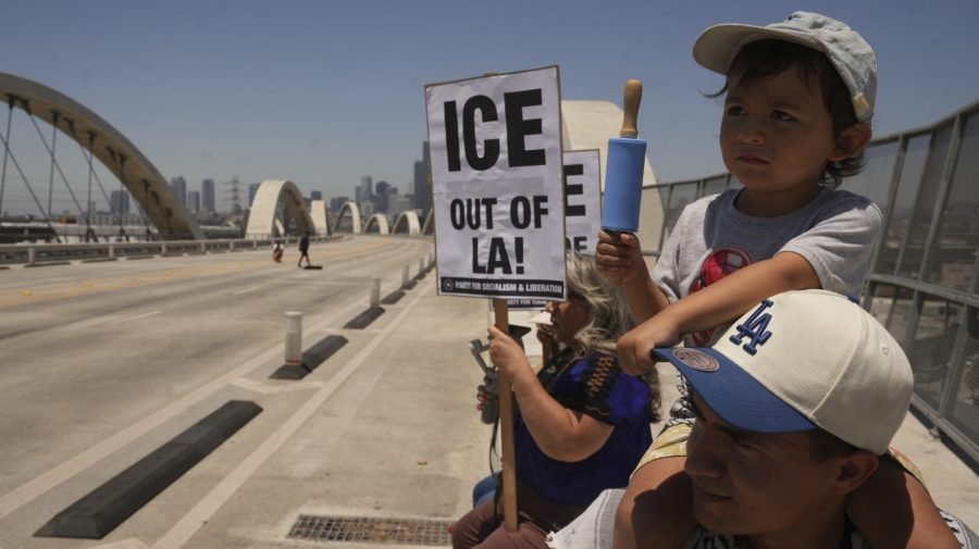 Immigration officers called Latinos racial slurs during stops: Video