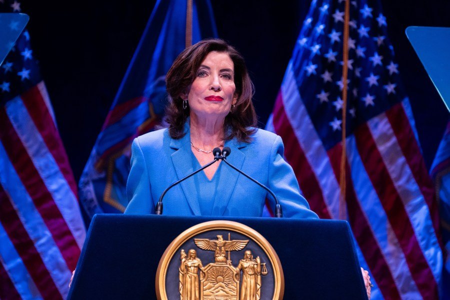 NY imposes moratorium on large data centers