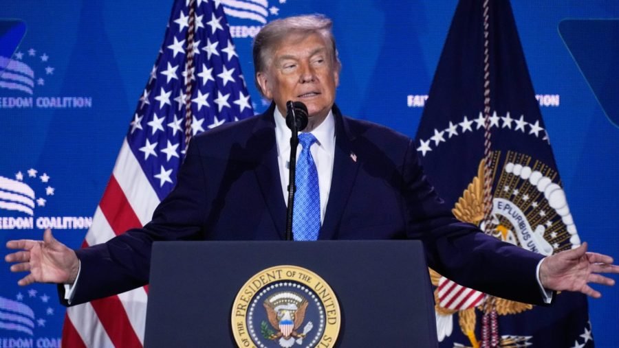 Trump vows to give long July 4 address even if it is 107 degrees