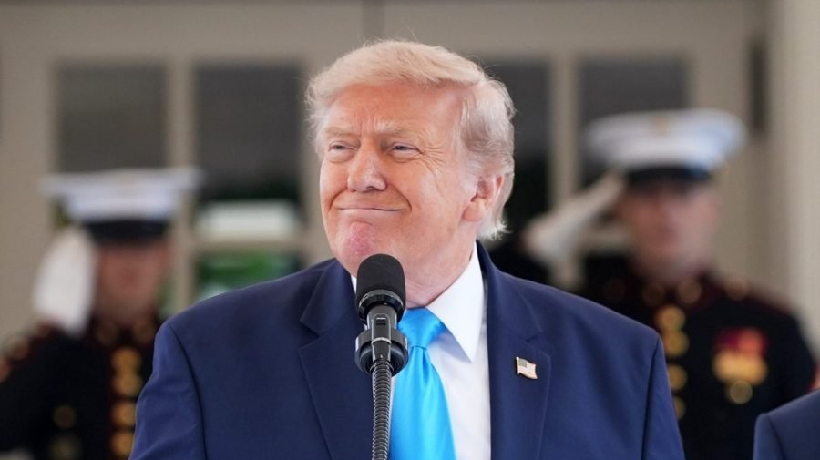 Live updates: Trump takes Cabinet to Camp David