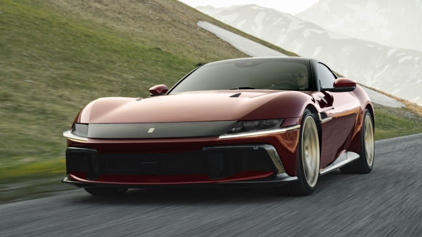 New Ferrari 12Cilindri Manuale 2026 - pictures