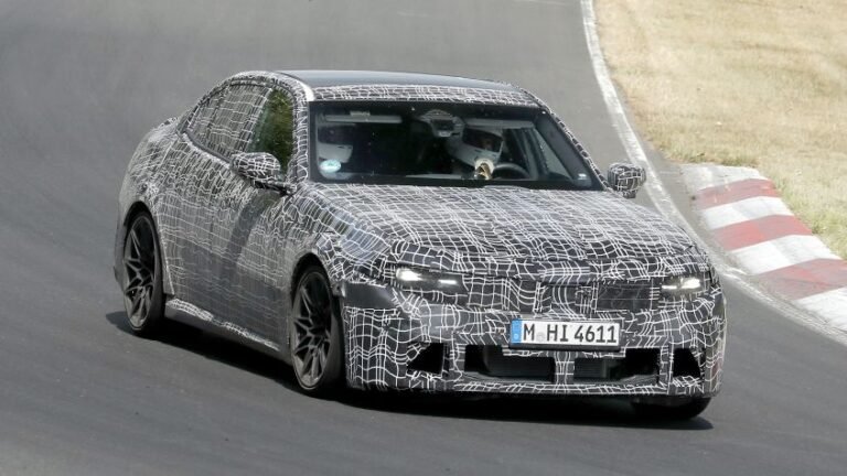 Petrol BMW M3 spy shots and teasers - pictures