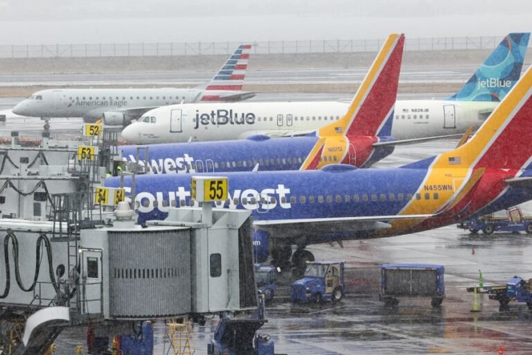 Airline group opposes year-round daylight saving time. Why?
