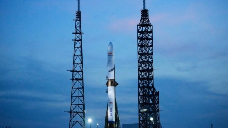 The best human landing system is the one that can beat China to the moon
