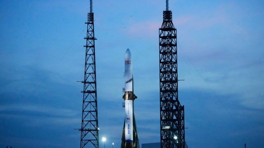 The best human landing system is the one that can beat China to the moon