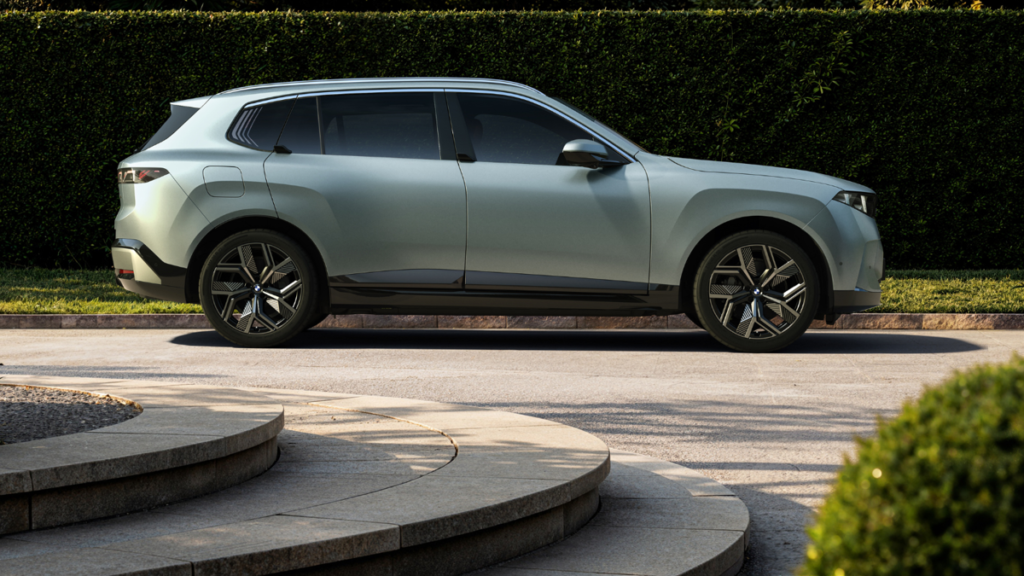 BMW’s Stretched X5 Makes The Current X7 Look Short
