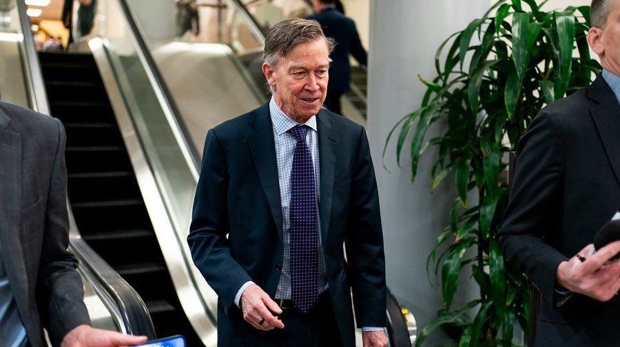 Hickenlooper wins Democratic primary, Baisley wins GOP nod
